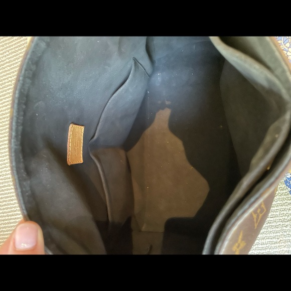 Louis Vuitton Gaia MNG Noir - Picture 2 of 7